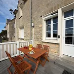 بيت للعطل Bleu Charmante Maison Vue Et Mer, Belle Terrasse, A 5 Mn A Pied Du Centre De En Bessin, Proche De Bayeux Et Omaha