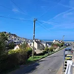 Bleu Charmante Maison Vue Et Mer, Belle Terrasse, A 5 Mn A Pied Du Centre De En Bessin, Proche De Bayeux Et Omaha بيت للعطل *