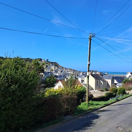 Port Bleu Charmante Maison Bien Equipee Vue Port Et Mer, Belle Terrasse, 2 Chambres, 2 Wc, 1 Sdb , A 5 Mn A Pied Du Centre De Port En Bessin, Proche De Bayeux Et Omaha Beach