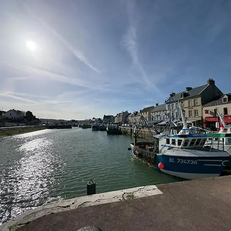 Bleu Charmante Maison Bien Equipee Vue Et Mer, Belle Terrasse, 2 Chambres, 2 Wc, 1 Sdb , A 5 Mn A Pied Du Centre De En Bessin, Proche De Bayeux Et Omaha בית נופש