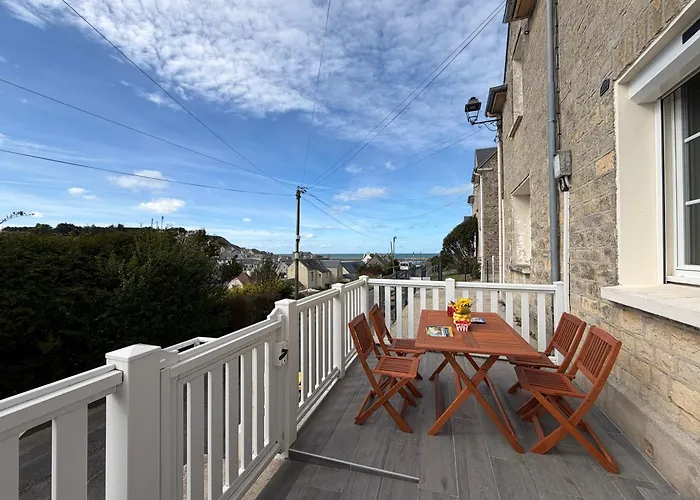 Semesterbostad Bleu Charmante Maison Vue Et Mer, Belle Terrasse, A 5 Mn A Pied Du Centre De En Bessin, Proche De Bayeux Et Omaha *