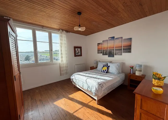 Bleu Charmante Maison Vue Et Mer, Belle Terrasse, A 5 Mn A Pied Du Centre De En Bessin, Proche De Bayeux Et Omaha Semesterbostad